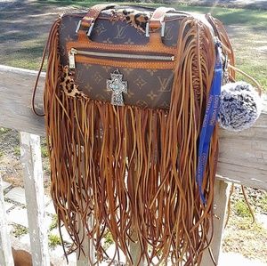 👜Vintage Louis Vuitton fringed Cite mm